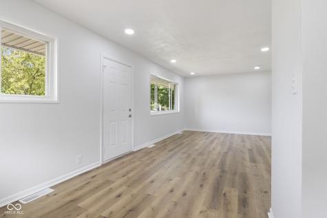 631 S 9th Avenue Beech Grove IN 46107
