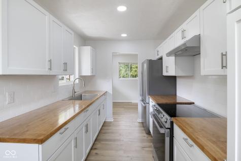 631 S 9th Avenue Beech Grove IN 46107