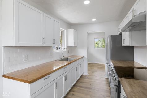 631 S 9th Avenue Beech Grove IN 46107