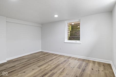 631 S 9th Avenue Beech Grove IN 46107