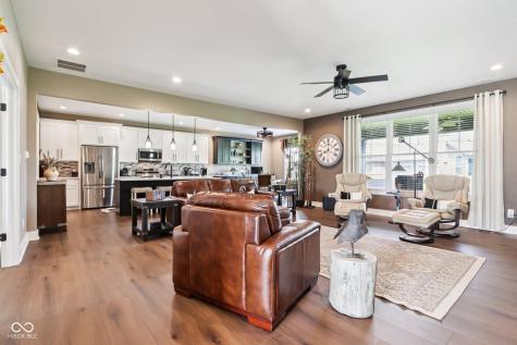 1295 Maclaren Court Franklin IN 46131