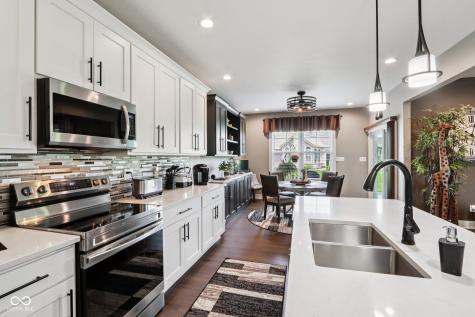 1295 Maclaren Court Franklin IN 46131