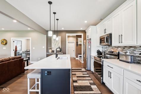 1295 Maclaren Court Franklin IN 46131