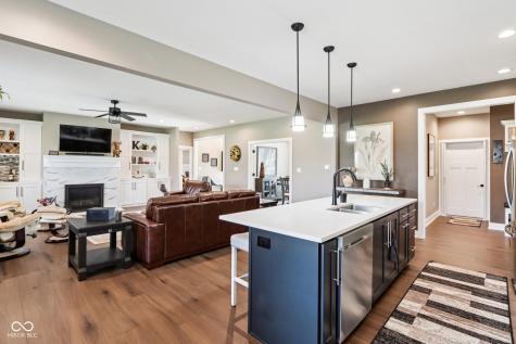 1295 Maclaren Court Franklin IN 46131