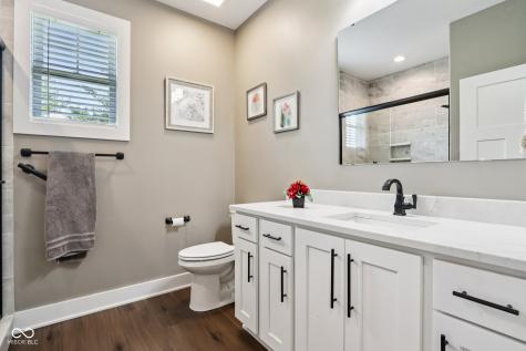 1295 Maclaren Court Franklin IN 46131