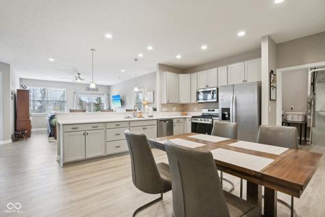 186 Mcrae Way Greenwood IN 46143