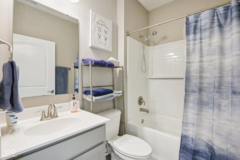 186 Mcrae Way Greenwood IN 46143