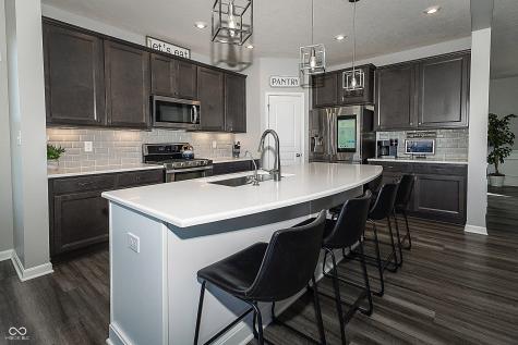 2477 Silver Rose Drive Avon IN 46123
