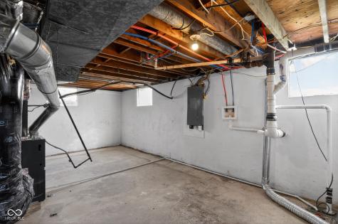 4909 E 42nd Street Indianapolis IN 46226