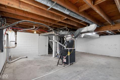 4909 E 42nd Street Indianapolis IN 46226