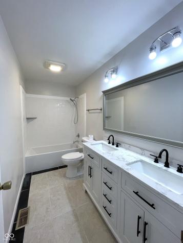 10522 Creekside Woods Drive Indianapolis IN 46239