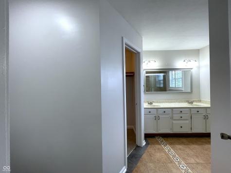 10522 Creekside Woods Drive Indianapolis IN 46239