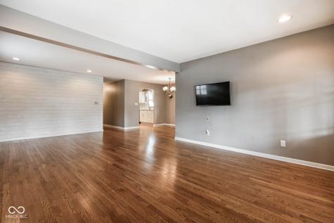 220 1st Avenue SE Carmel IN 46032