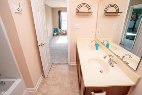 5151 Sandwood Drive Indianapolis IN 46235