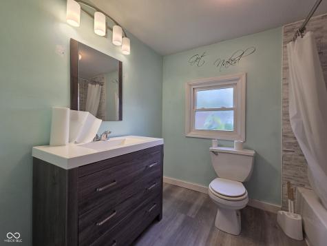 615 W Oak Street Seymour IN 47274