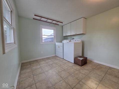 615 W Oak Street Seymour IN 47274