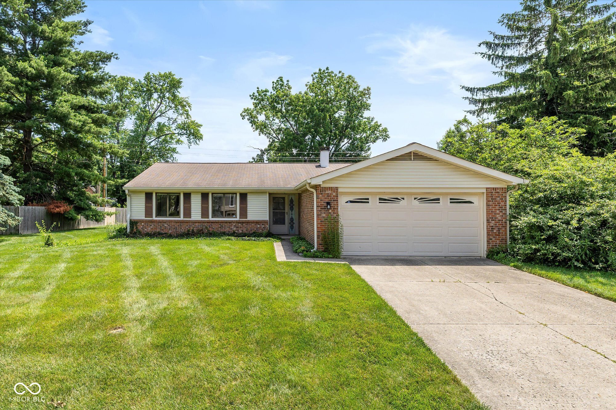 6623 Lakeknoll Drive Indianapolis IN 46220
