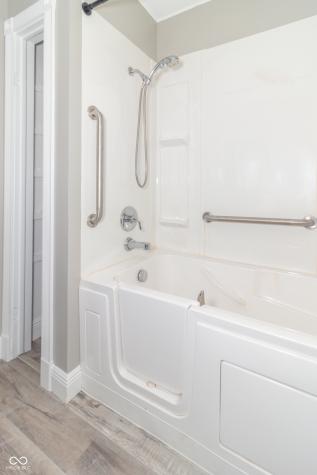 1554 W 1000 N Fortville IN 46040