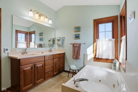 370 Shades Court Carmel IN 46032