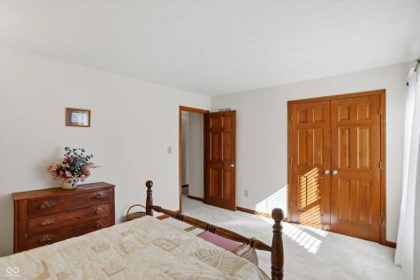370 Shades Court Carmel IN 46032