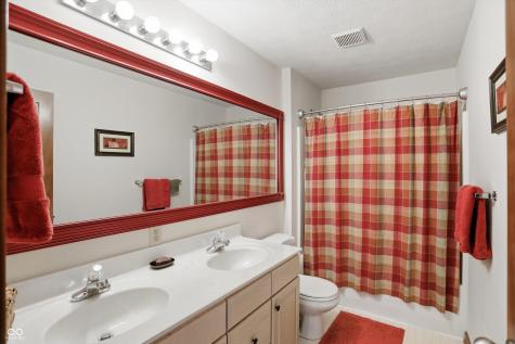 370 Shades Court Carmel IN 46032