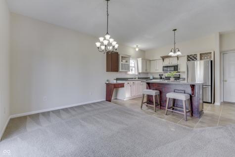 8121 Whitview Drive Indianapolis IN 46237