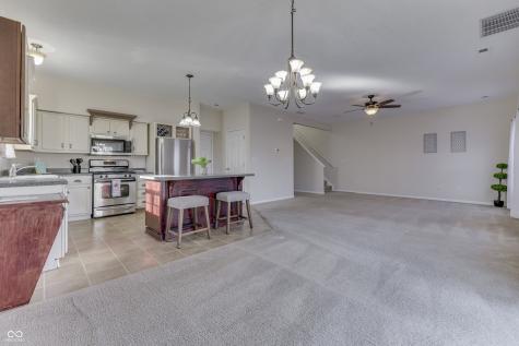 8121 Whitview Drive Indianapolis IN 46237
