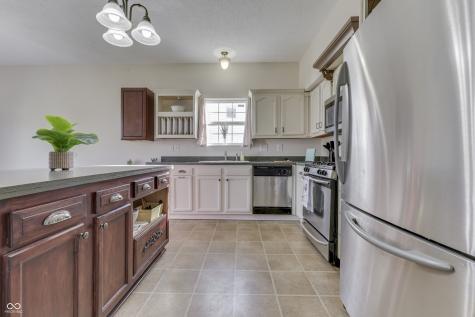 8121 Whitview Drive Indianapolis IN 46237