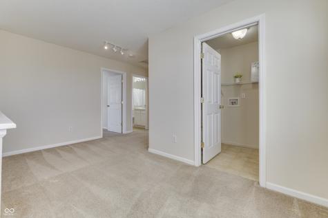 8121 Whitview Drive Indianapolis IN 46237