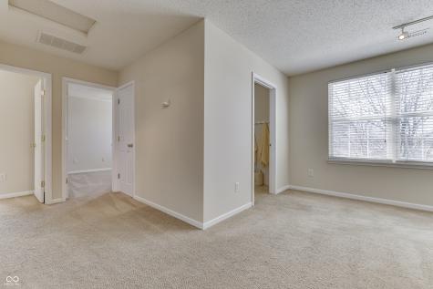 8121 Whitview Drive Indianapolis IN 46237