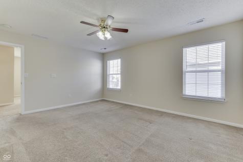 8121 Whitview Drive Indianapolis IN 46237