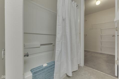 8121 Whitview Drive Indianapolis IN 46237