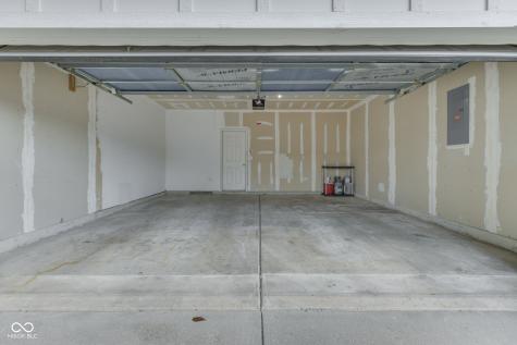 8121 Whitview Drive Indianapolis IN 46237