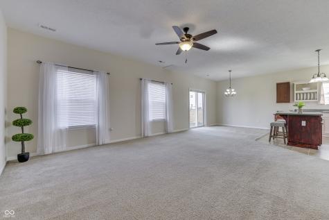 8121 Whitview Drive Indianapolis IN 46237