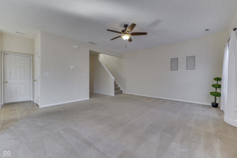 8121 Whitview Drive Indianapolis IN 46237