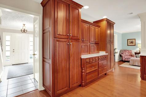 915 Williamsburg Lane Zionsville IN 46077