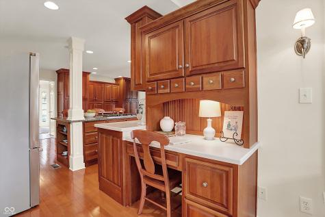 915 Williamsburg Lane Zionsville IN 46077