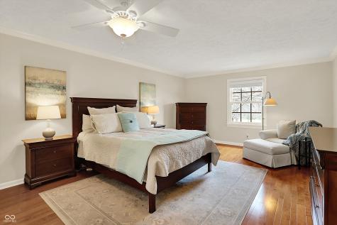 915 Williamsburg Lane Zionsville IN 46077