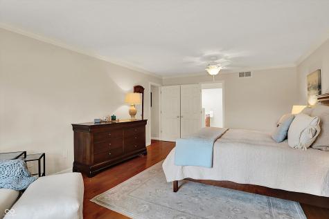 915 Williamsburg Lane Zionsville IN 46077