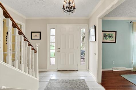 915 Williamsburg Lane Zionsville IN 46077