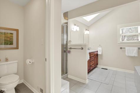 915 Williamsburg Lane Zionsville IN 46077