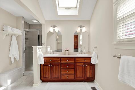 915 Williamsburg Lane Zionsville IN 46077