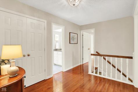 915 Williamsburg Lane Zionsville IN 46077