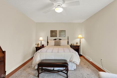 915 Williamsburg Lane Zionsville IN 46077