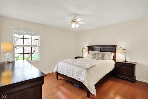 915 Williamsburg Lane Zionsville IN 46077