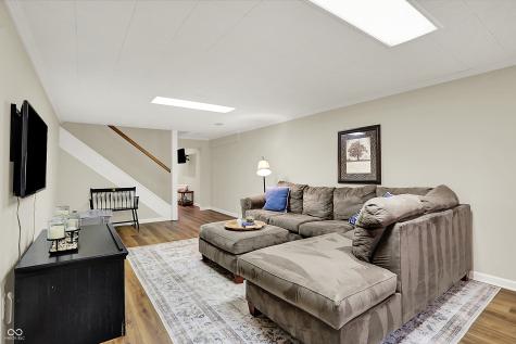915 Williamsburg Lane Zionsville IN 46077