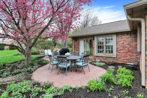 915 Williamsburg Lane Zionsville IN 46077