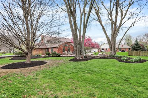915 Williamsburg Lane Zionsville IN 46077