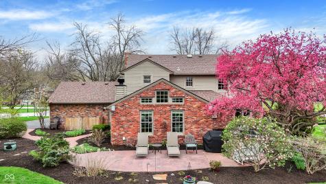 915 Williamsburg Lane Zionsville IN 46077