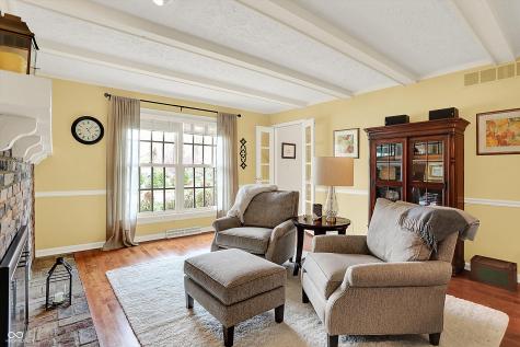 915 Williamsburg Lane Zionsville IN 46077